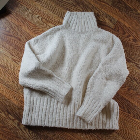 H&M Mock Neck Oversized Sweater - Picture 1 of 2
